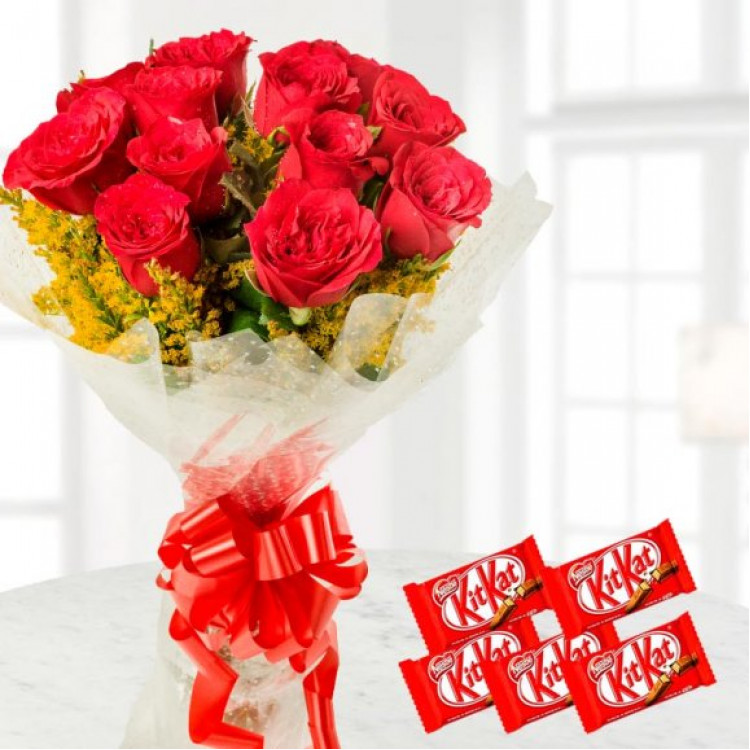 Sweetest Love - Red Roses And Chocolates